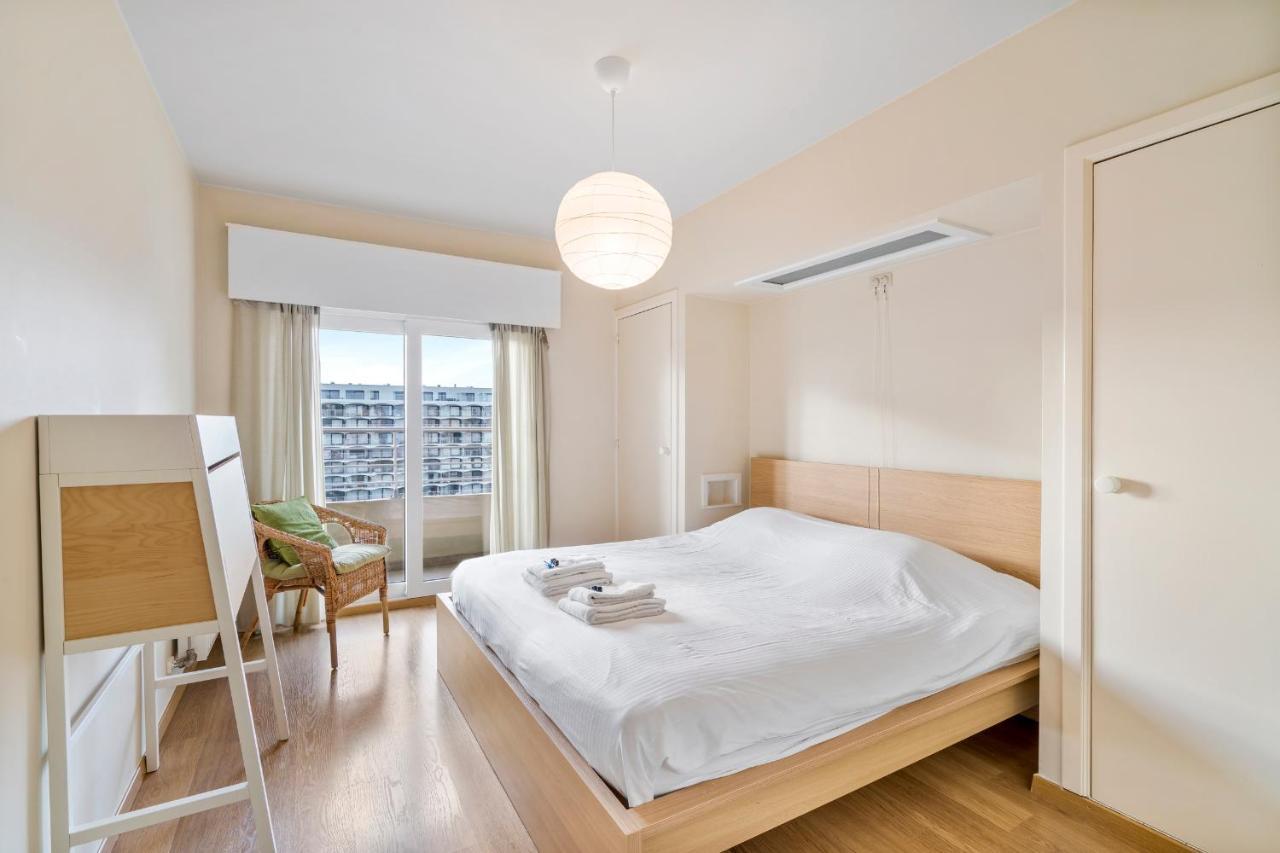 Zonnig Familie App Op Zeedijk Met Zeezicht Voor 6P Apartment ออสเทนด์ ภายนอก รูปภาพ