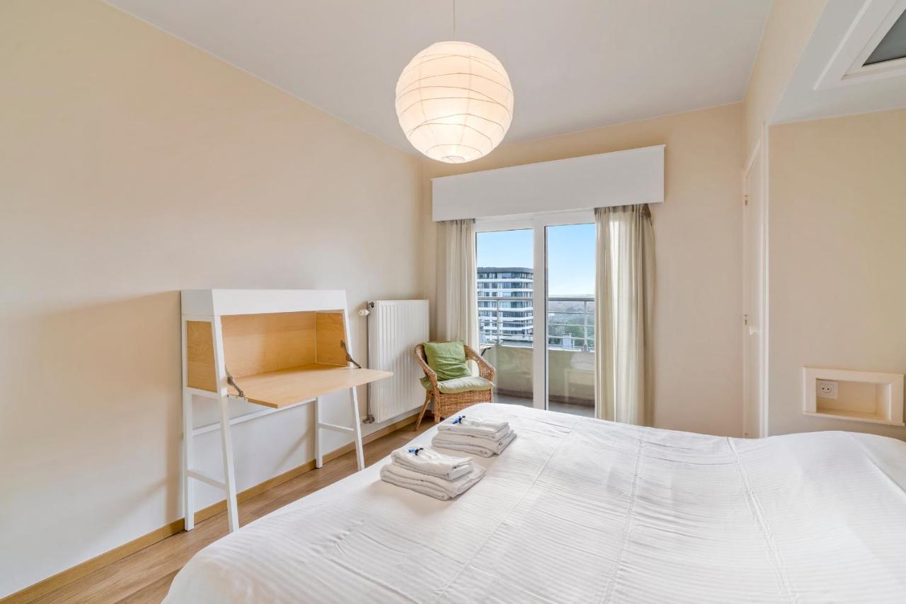 Zonnig Familie App Op Zeedijk Met Zeezicht Voor 6P Apartment ออสเทนด์ ภายนอก รูปภาพ